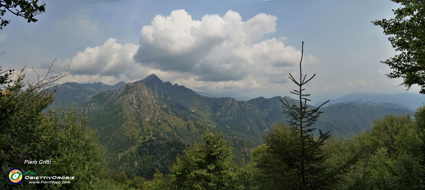 61 Dalla cima del Suchello (1541 m) bella vista in Alben (2019 m).jpg